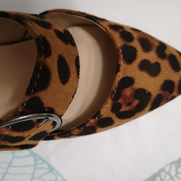 Flat leopard print shoes - Picture 4 of 7